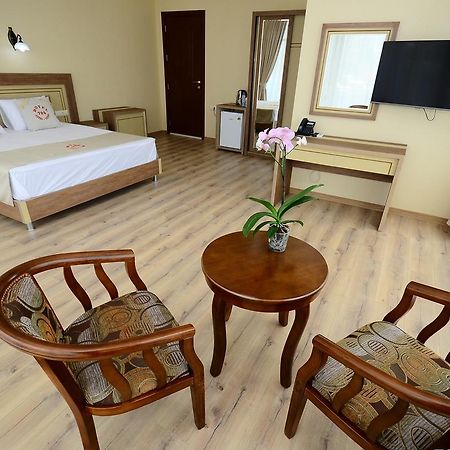 Hotel 725 B Batumi Ngoại thất bức ảnh