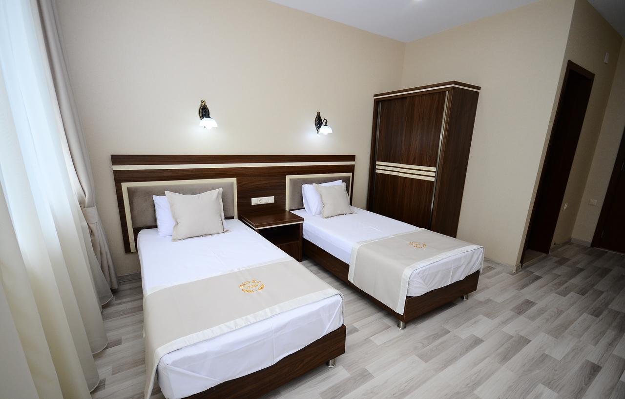 Hotel 725 B Batumi Ngoại thất bức ảnh