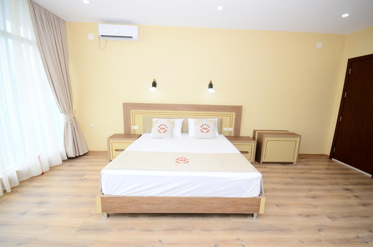 Hotel 725 B Batumi Ngoại thất bức ảnh