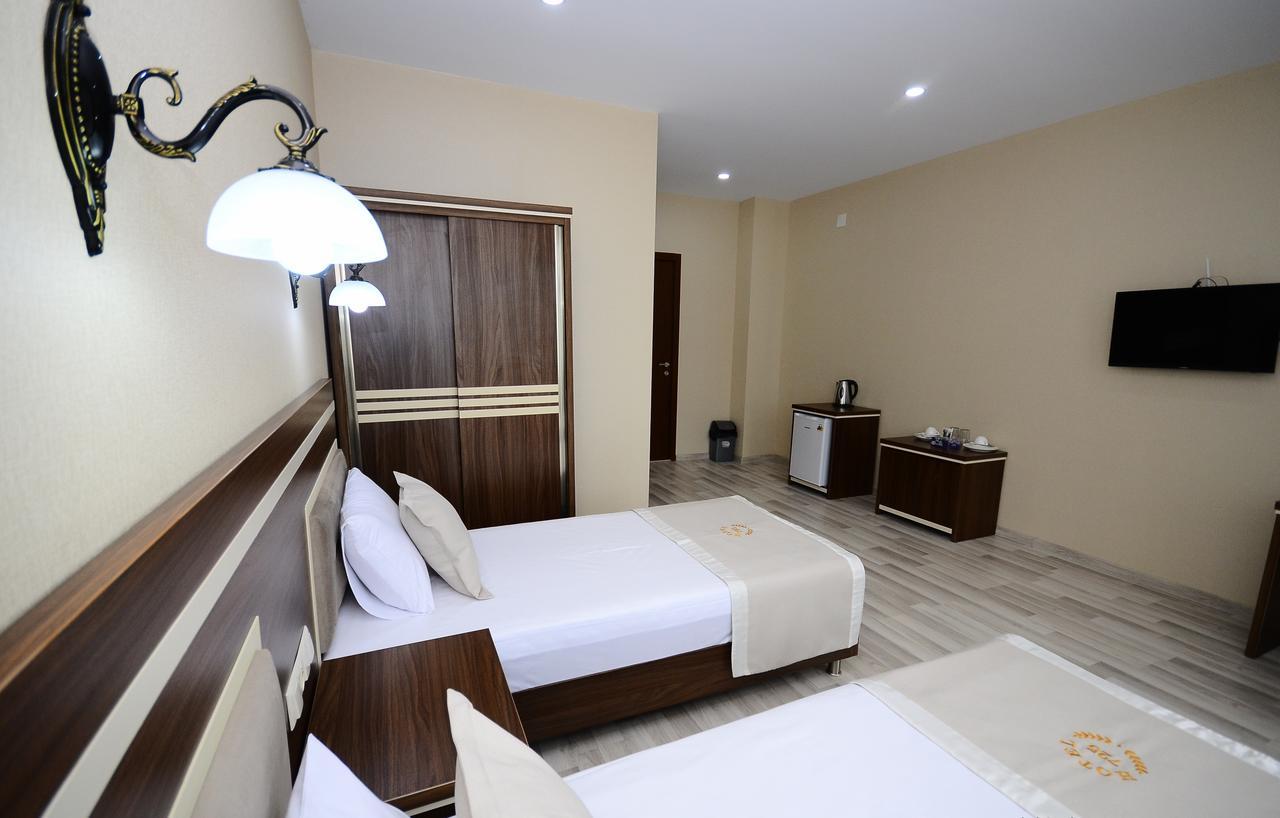 Hotel 725 B Batumi Ngoại thất bức ảnh