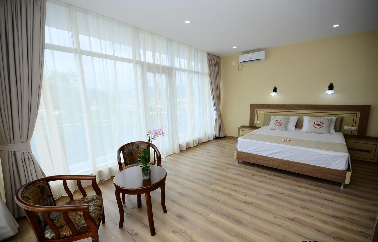 Hotel 725 B Batumi Ngoại thất bức ảnh