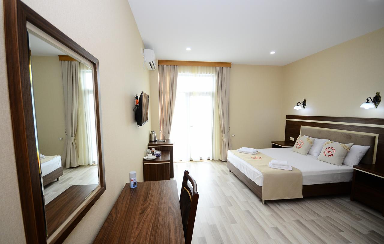 Hotel 725 B Batumi Ngoại thất bức ảnh