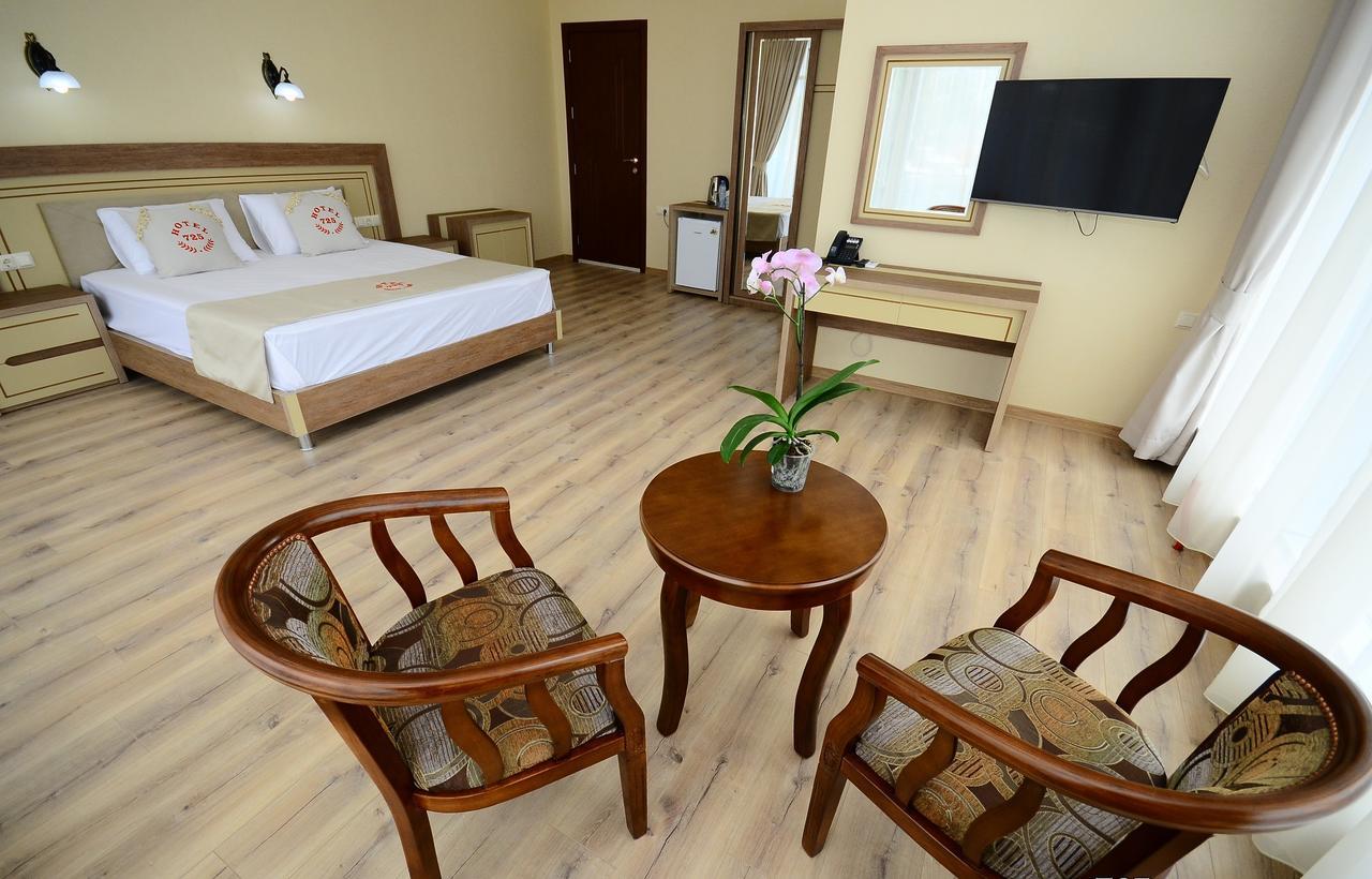 Hotel 725 B Batumi Ngoại thất bức ảnh