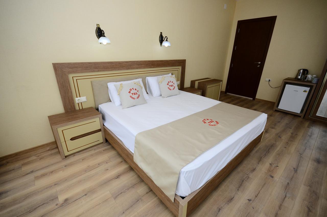 Hotel 725 B Batumi Ngoại thất bức ảnh