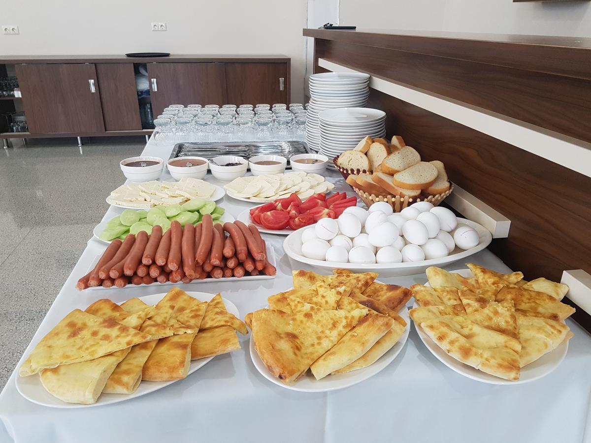Hotel 725 B Batumi Ngoại thất bức ảnh