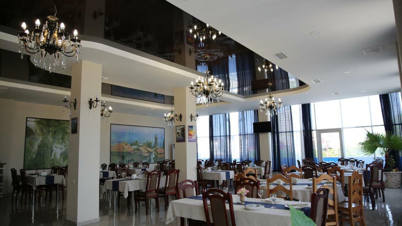 Hotel 725 B Batumi Ngoại thất bức ảnh