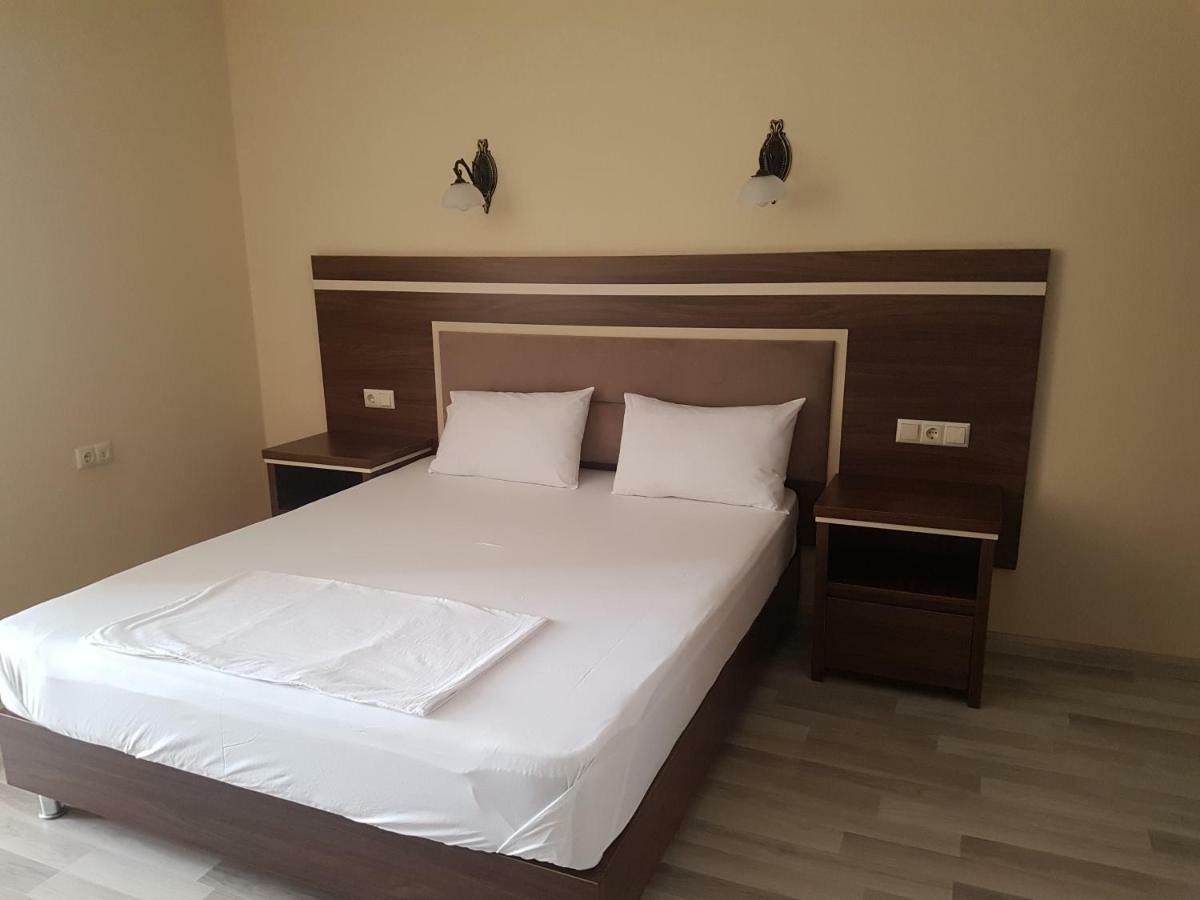 Hotel 725 B Batumi Ngoại thất bức ảnh
