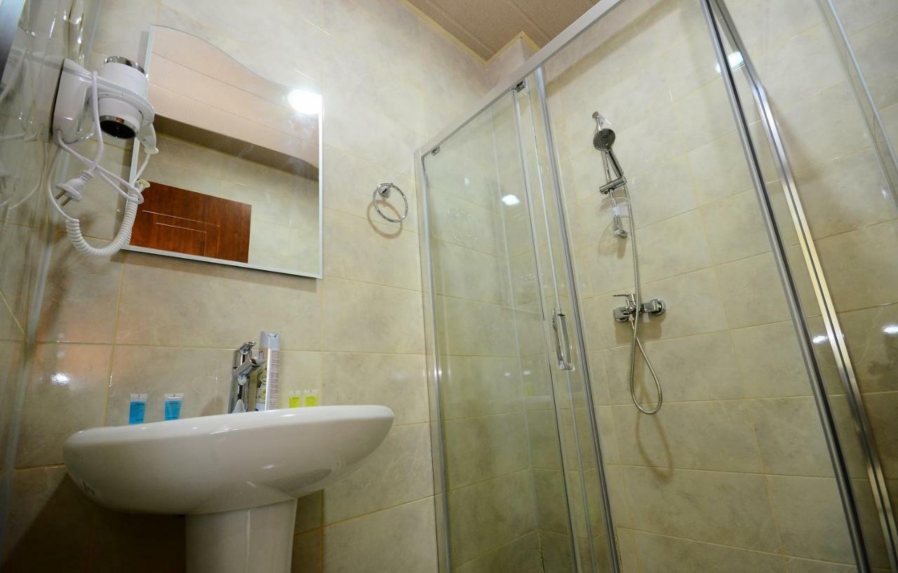 Hotel 725 B Batumi Ngoại thất bức ảnh